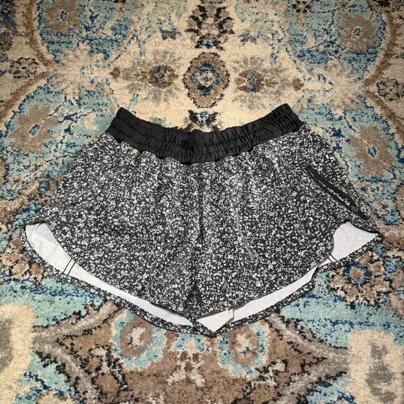 lululemon athletica Pants - Lululemon Tracker Short 6